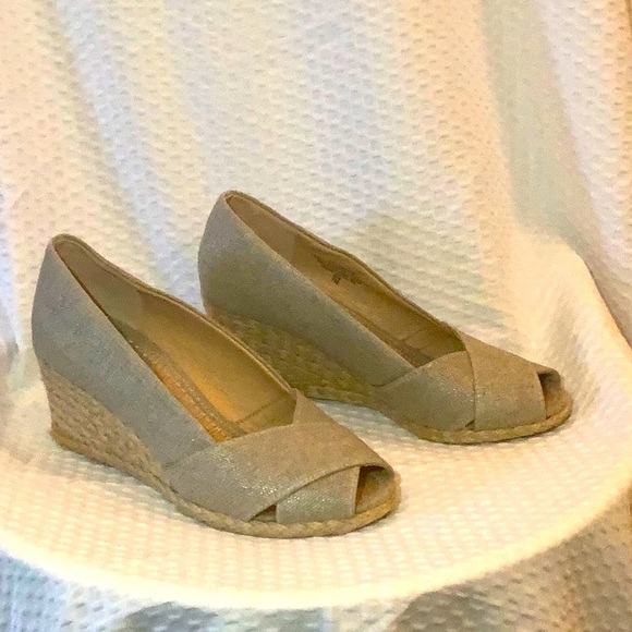 Adrienne Vittadini Bailee Linen Espadrilles EUC - Picture 2 of 9